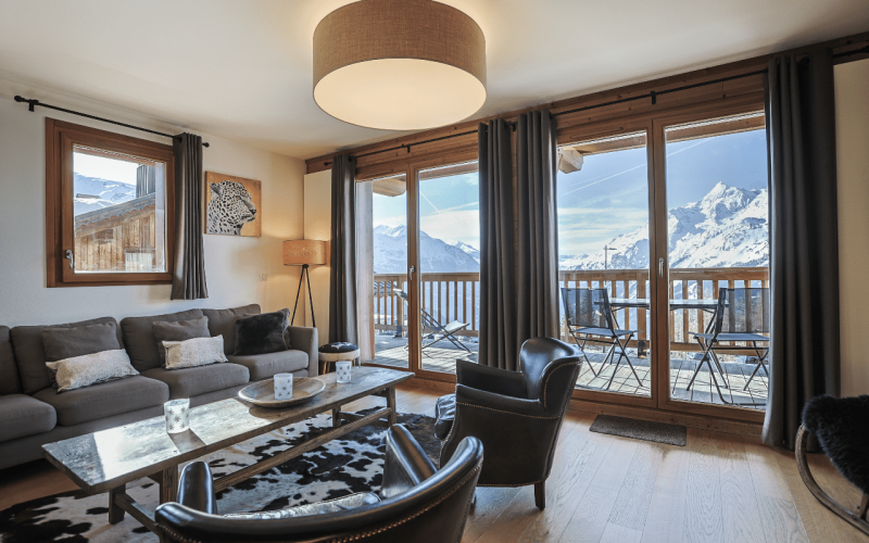 Room 202745-551301 Room 202745-551301