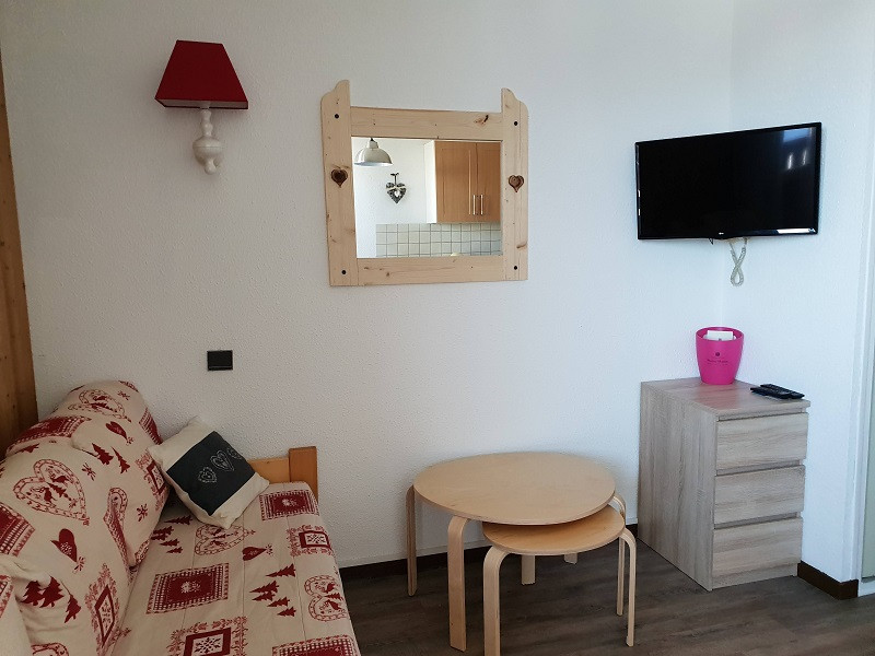 Séjour,  Studio VN407, La Vanoise, La Rosière, vue 2 sejour-studio-VN407-la-vanoise-la-rosiere-vue-2