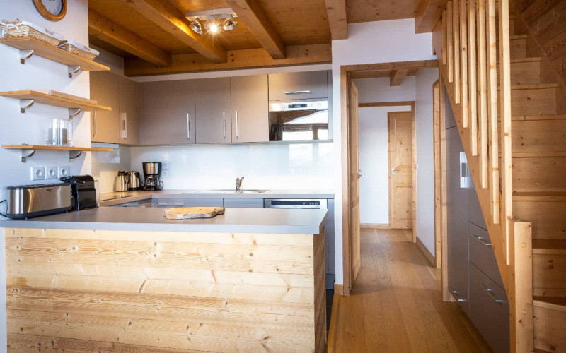 Room 202759-551319 Room 202759-551319