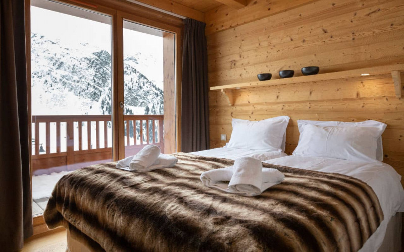 Room 202759-551319 Room 202759-551319