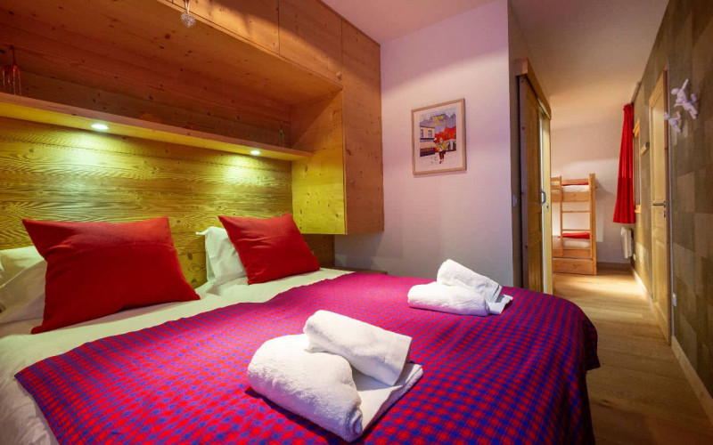 Room 202764-551324 Room 202764-551324