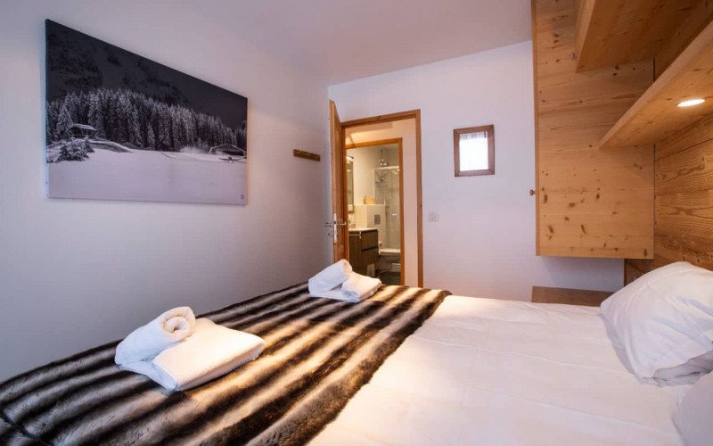 Room 202767-551328 Room 202767-551328