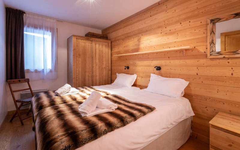 Room 202767-551328 Room 202767-551328