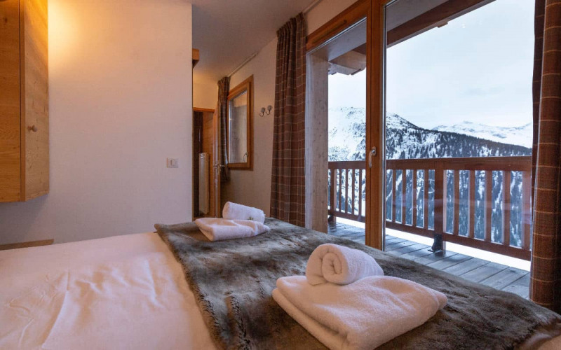 Room 202768-551329 Room 202768-551329