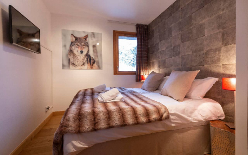 Room 202768-551329 Room 202768-551329