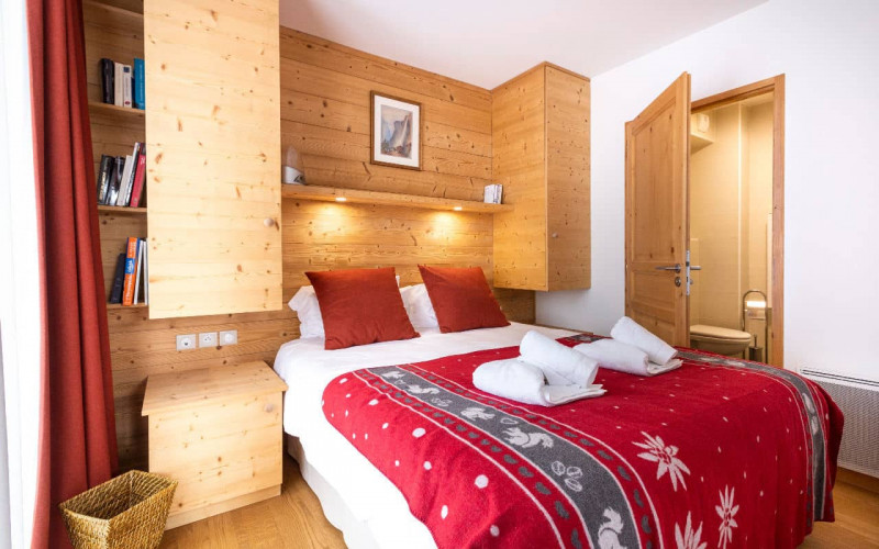 Room 202769-551331 Room 202769-551331