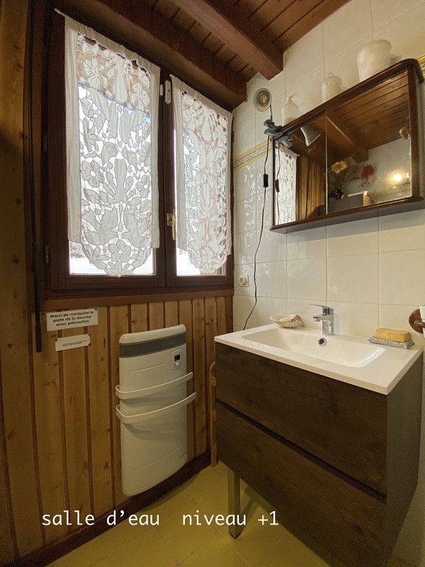 Salle d'eau 2, Chalet Bembow Maroum, La Rosière, vue 2 salle-de-douche-2-chalet-bembow-maroum-la-rosiere-vue-2