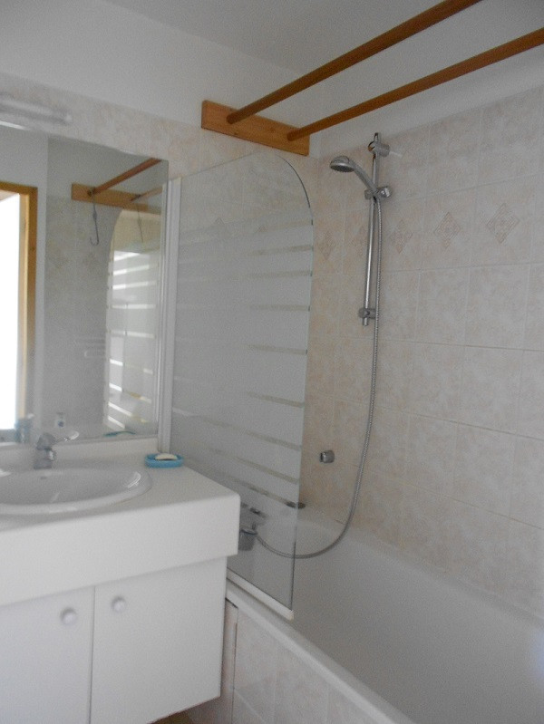 Salle de bain, Appartement BF04A, Le Belleface, La Rosière salle-de-bain-appartement-BF04A-le-belleface-la-rosiere