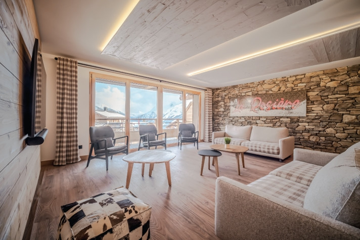 Photo 1 Photo 1