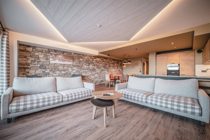 Photo 2 Photo 2