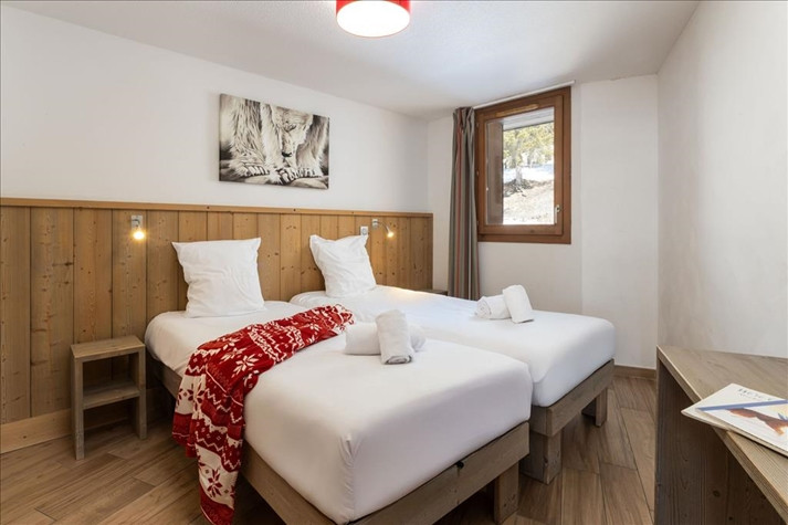 Photo 3 Photo 3