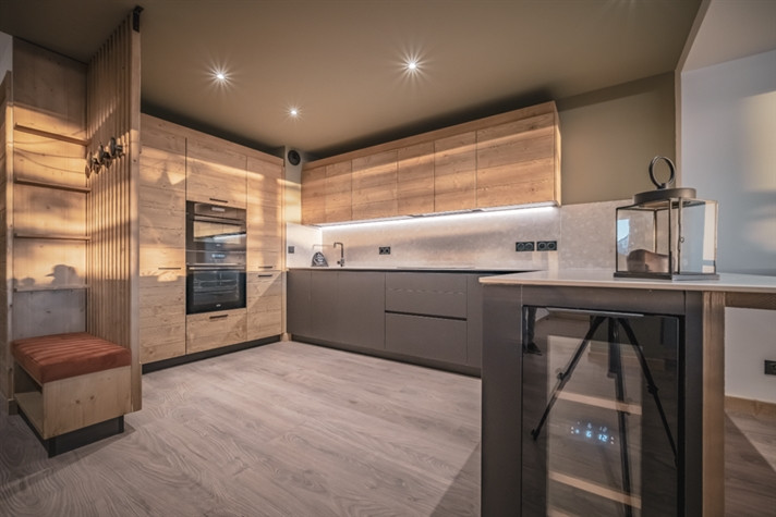 Photo 4 Photo 4