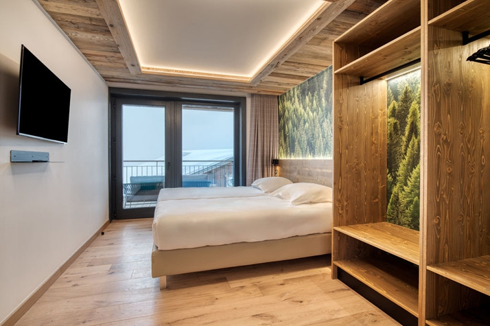 Photo 5 Photo 5