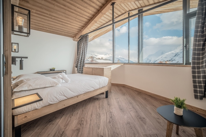 Photo 5 Photo 5