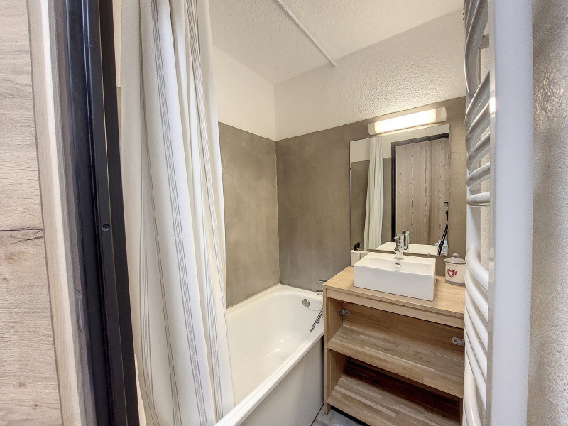 _larosiere-immobilier_lv_images__lot_0000070630_06_4224028 _larosiere-immobilier_lv_images__lot_0000070630_06_4224028