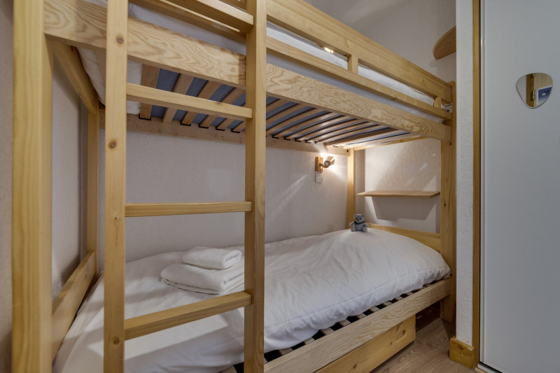 _lv_images__lot_0075553726_07_4272575