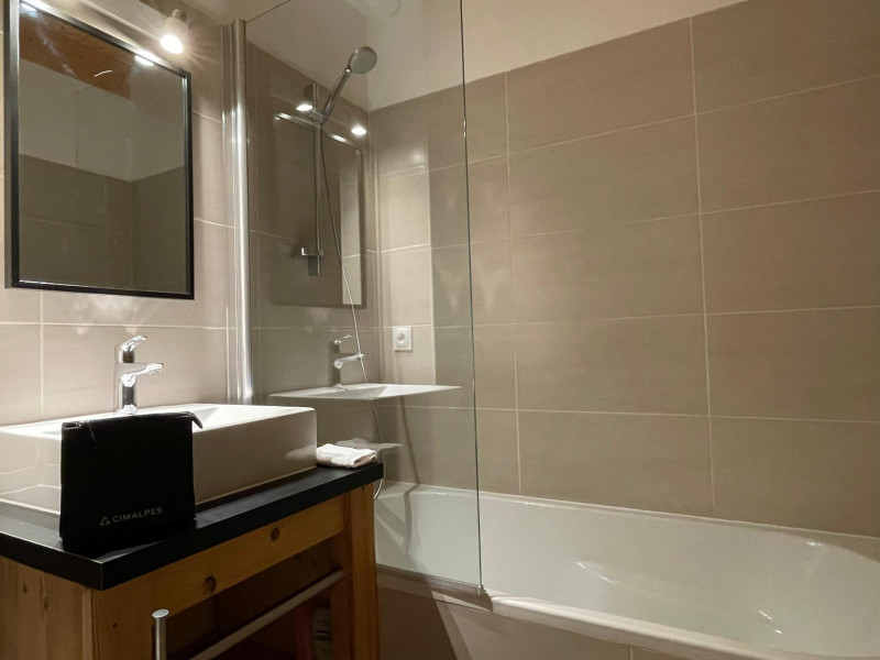 _lv_images__lot_0075553802_07_4186871