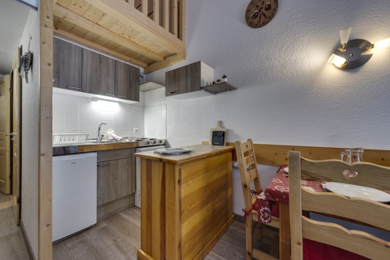 _lv_images__lot_0075553822_03_4591385