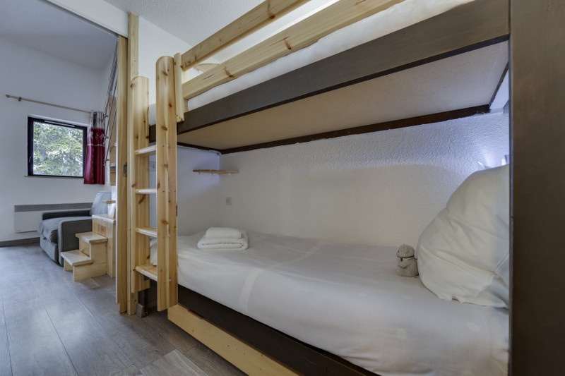 _lv_images__lot_0075553822_06_4611518