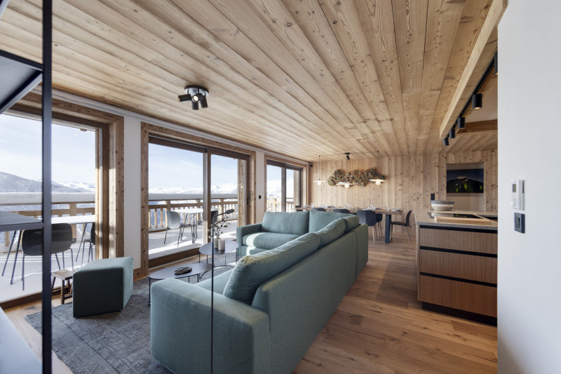 _lv_images__lot_0075554104_03_4501680