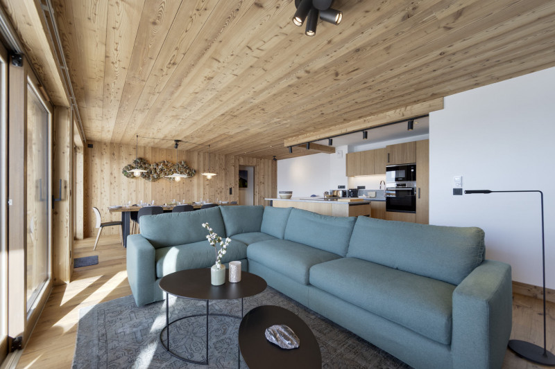 _lv_images__lot_0075554104_04_4512461