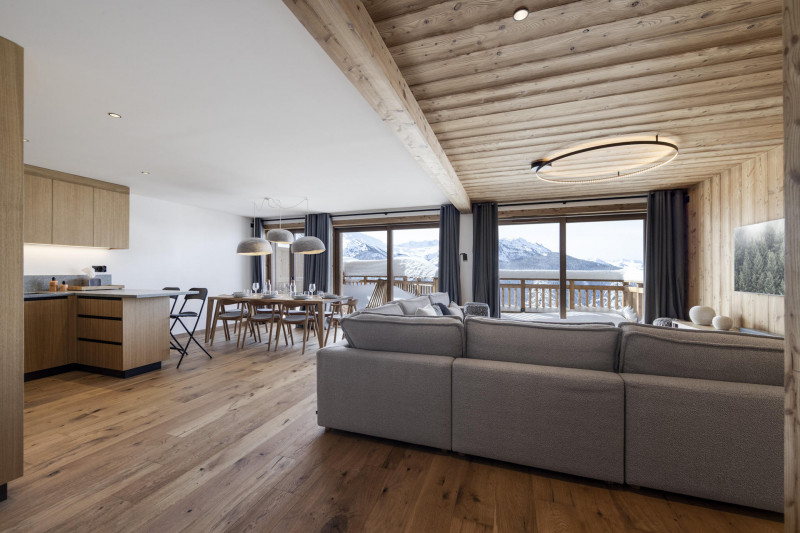 _lv_images__lot_0075554130_02_4622064