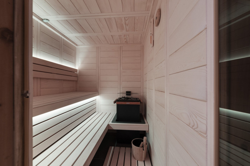 _lv_images__lot_0075554130_04_4635896