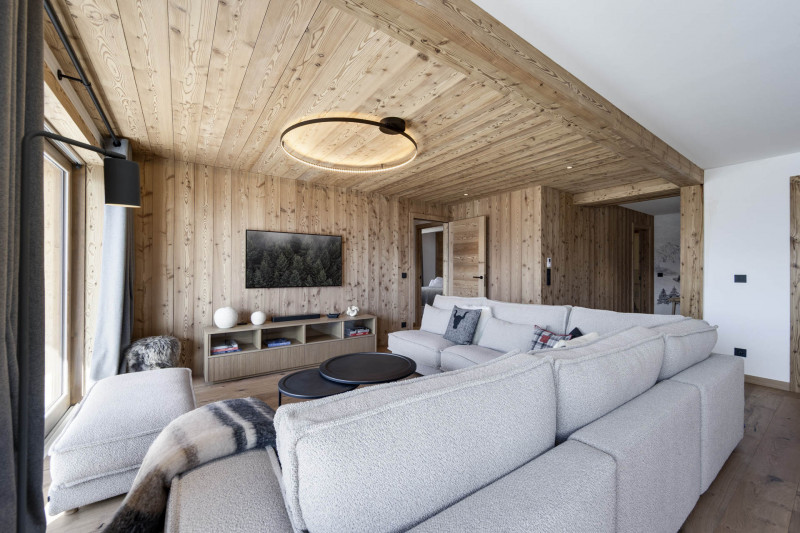 _lv_images__lot_0075554130_06_4553973