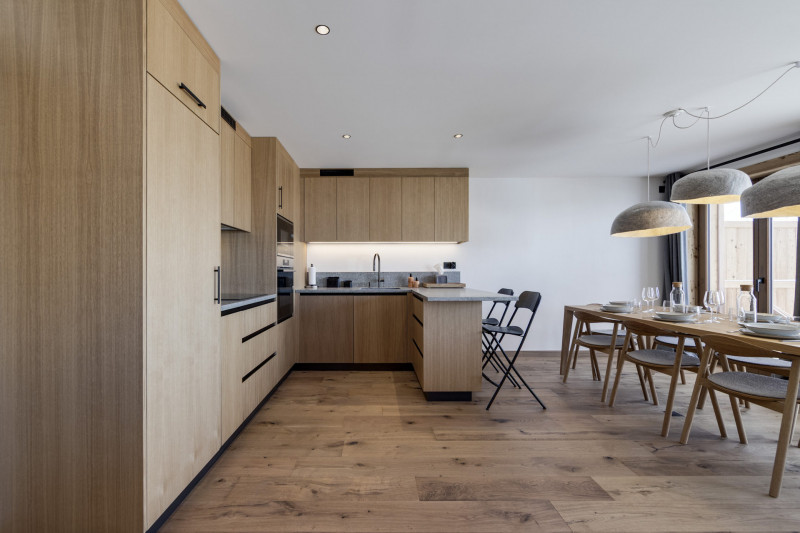 _lv_images__lot_0075554130_07_4605412