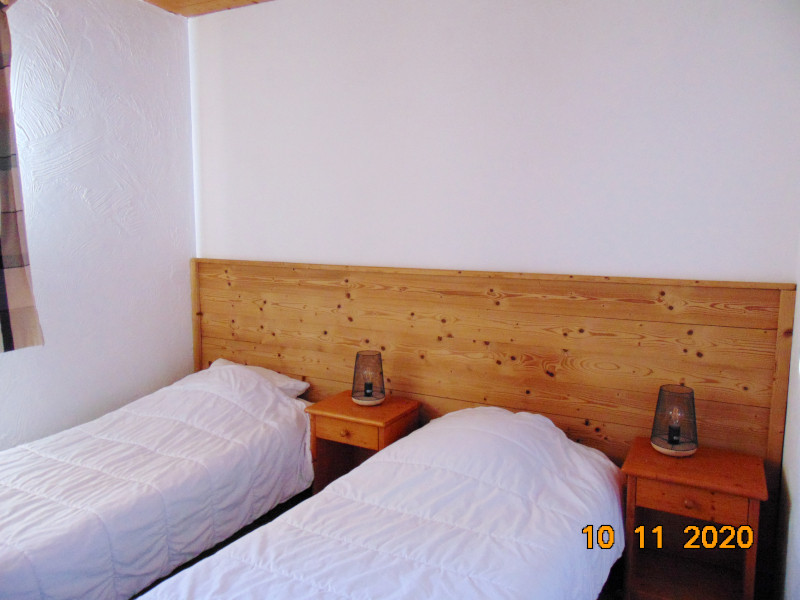 Chambre twin, Chalet Androsace, La Rosière, vue 3 chambre-twin-chalet-androsace-la-rosiere-vue-3