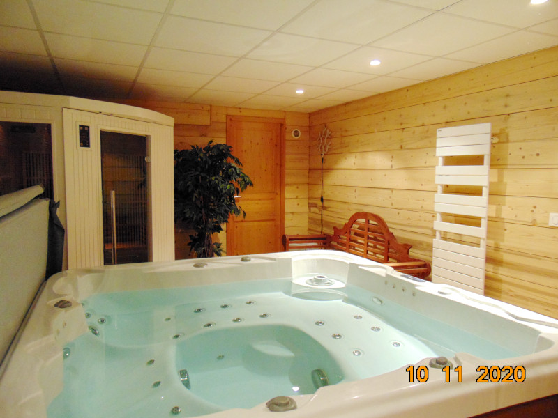 Jacuzzi, Chalet Androsace, La Rosière, vue 2 jacuzzi-chalet-androsace-la-rosiere-vue-2