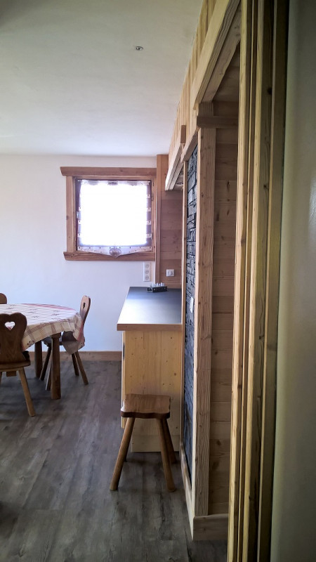 Séjour, Appartement LB015, La Louie Blanche, La Rosière, vue 4 sejour-appartement-LB015-la-louie-blanche-la-rosiere-vue-4