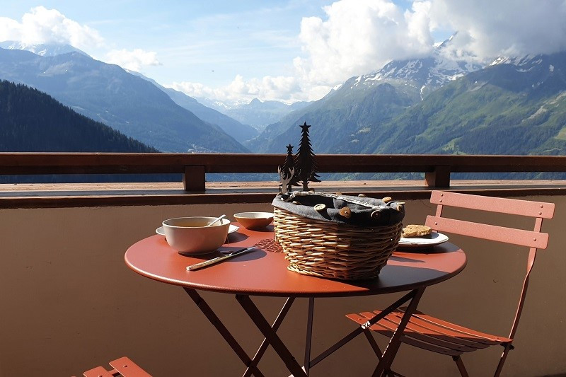 Balcon, Appartement CHEB45, Les Chalets des Eucherts, La Rosière, vue 1 Balcon, Appartement CHEB45, Les Chalets des Eucherts, La Rosière, vue 1