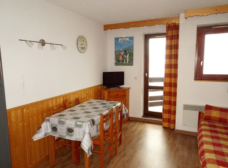 Séjour, Studio BA121, Les Bouquetins, La Rosière, vue 3 sejour-studio-BA121-les-bouquetins-la-rosiere-vue-3