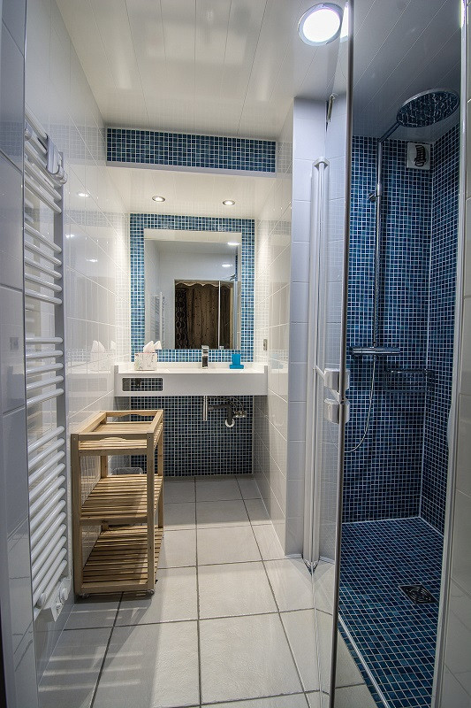 Salle de bain 2, Appartement le Schuss CHRI02, Le Christiania, La Rosière salle-de-bain-2-appartement-le-schuss-CHRI02-le-christiania-la-rosiere