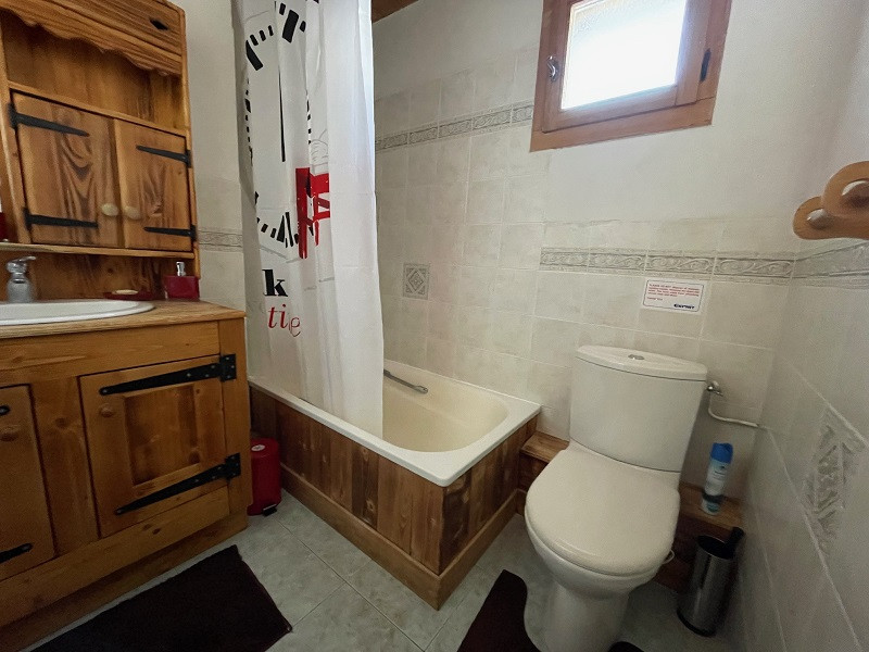 chalet-soleil-sdb-3240868 chalet-soleil-sdb-3240868