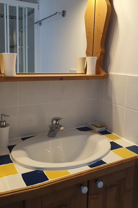 Salle d'eau chambre 1, Appartement CHEB45, Les Chalets des Eucherts, La Rosière, vue 1 Salle d'eau chambre 1, Appartement CHEB45, Les Chalets des Eucherts, La Rosière, vue 1