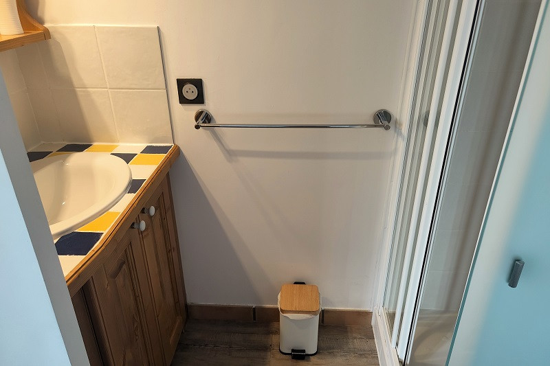 Salle d'eau chambre 1, Appartement CHEB45, Les Chalets des Eucherts, La Rosière, vue 2 Salle d'eau chambre 1, Appartement CHEB45, Les Chalets des Eucherts, La Rosière, vue 2