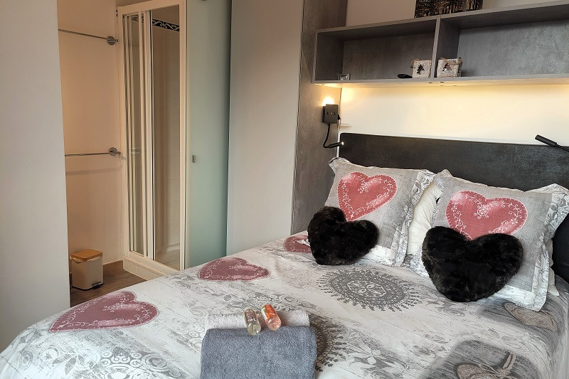 Chambre 1, Appartement CHEB45, Les Chalets des Eucherts, La Rosière, vue 2 Chambre 1, Appartement CHEB45, Les Chalets des Eucherts, La Rosière, vue 2
