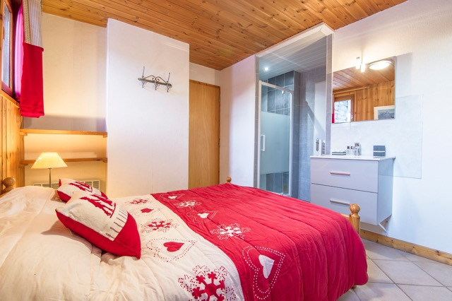 Chambre 2, Appartement CH002G, Chalet Les Charmettes, La Rosière chambre-2-appartement-CH002G-chalet-les-charmettes-la-rosiere