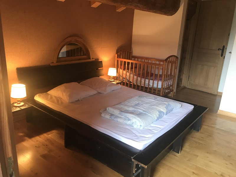 Chambre 2, Chalet La Verdache, Le Châtelard, vue 1 chambre-2-chalet-la-verdache-le-chatelard-vue-1