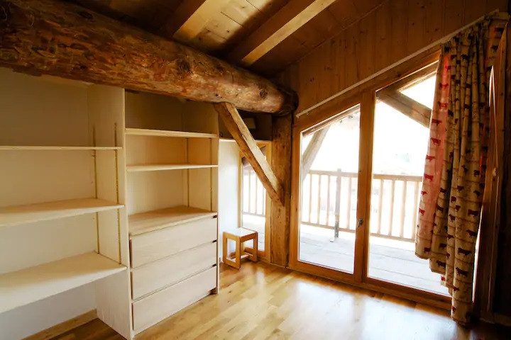 Chambre 2, Chalet La Verdache, Le Châtelard, vue 4 chambre-2-chalet-la-verdache-le-chatelard-vue-4