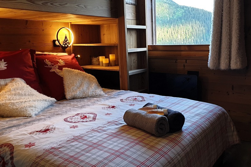 Chambre 2, Appartement CHEB45, Les Chalets des Eucherts, La Rosière, vue 3 Chambre 2, Appartement CHEB45, Les Chalets des Eucherts, La Rosière, vue 3