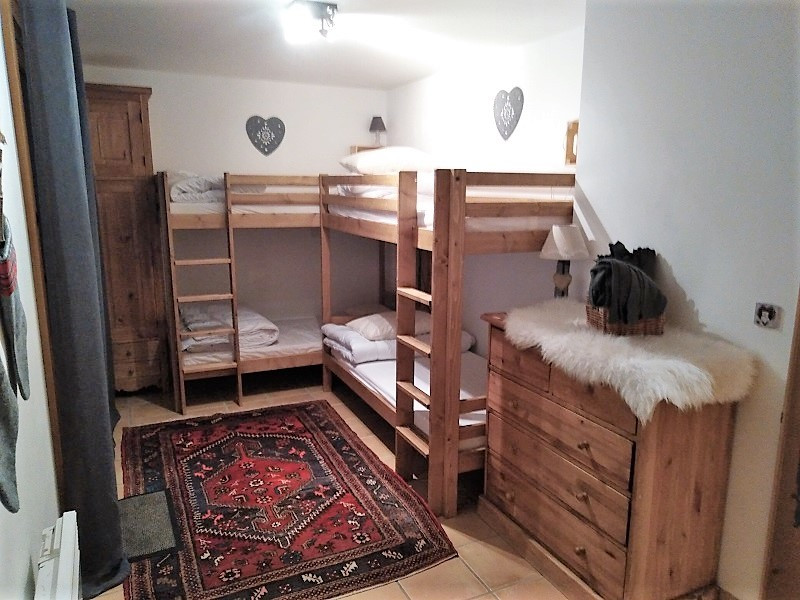 Chambre 2, appartement CHEA34, Les Chalets des Eucherts, La Rosière, vue 1 chambre-2-appartement-chea34-les-chalets-des-eucherts-la-rosiere-vue-1