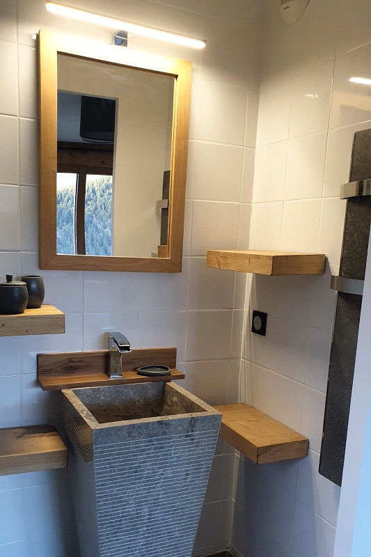 Salle d'eau chambre 3, Appartement CHEB45, Les Chalets des Eucherts, La Rosière, vue 2 Salle d'eau chambre 3, Appartement CHEB45, Les Chalets des Eucherts, La Rosière, vue 2
