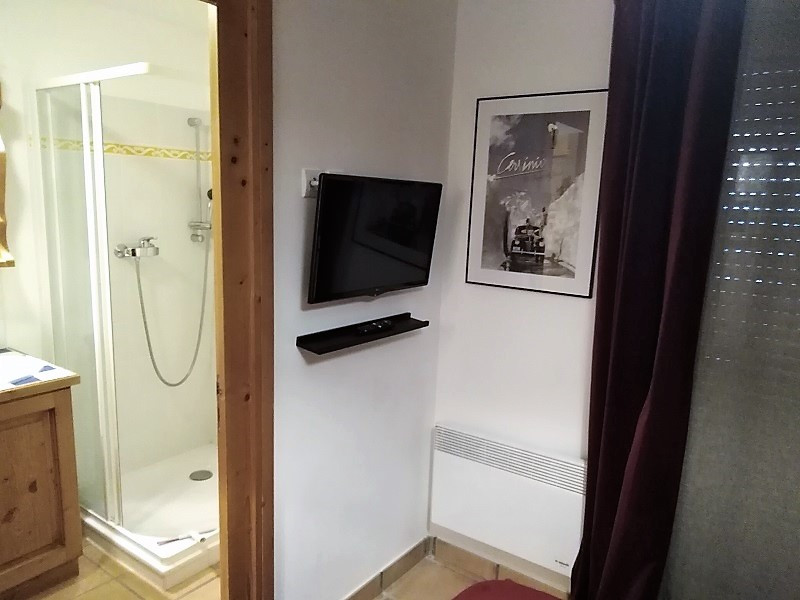 Chambre 3, appartement CHEA34, Les Chalets des Eucherts, La Rosière, vue 2 chambre-3-appartement-chea34-les-chalets-des-eucherts-la-rosiere-vue-2
