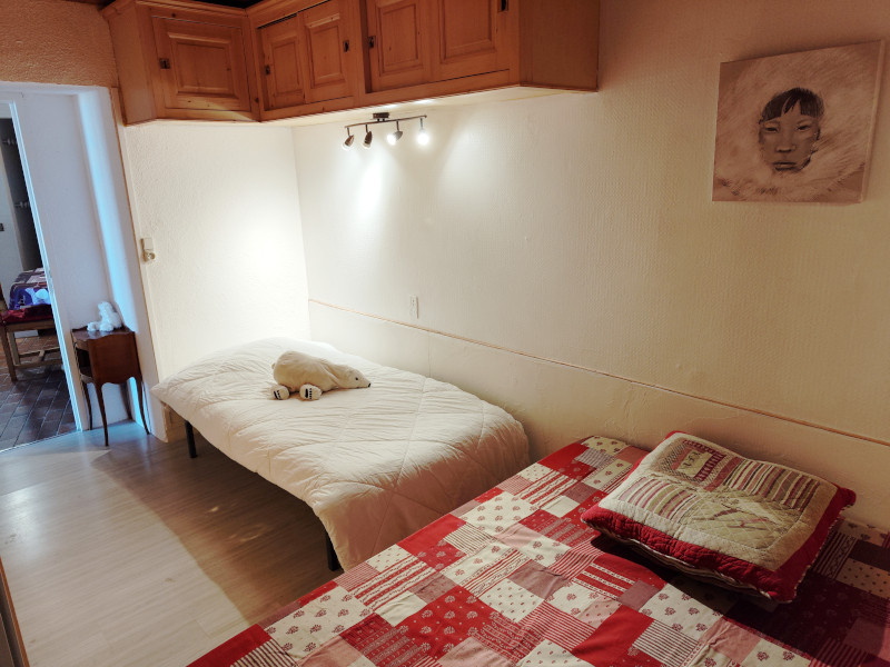 Chambre, Appartement CLAPEY3, Résidence Le Clapey, La Rosière, vue 2 chambre-appartement-clapey3-residence-le-clapey-la-rosiere-vue-2