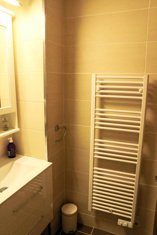 Salle de bain, Studio cabine CR02F, Les Chalets de La Rosière, vue 2 Salle de bain, Studio cabine CR02F, Les Chalets de La Rosière, vue 2