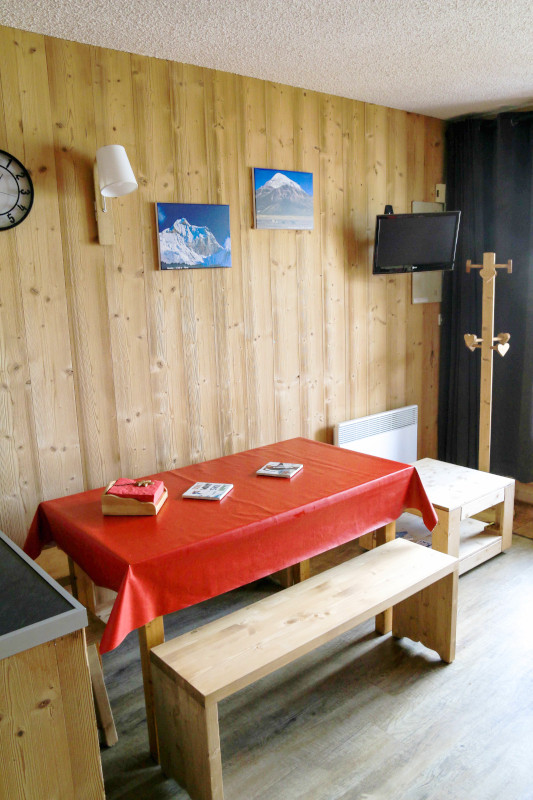Séjour, Studio cabine CR02F, Les Chalets de La Rosière, vue 3 Séjour, Studio cabine CR02F, Les Chalets de La Rosière, vue 3