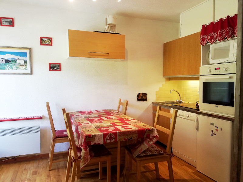 Cuisine, Studio VN416, La Vanoise, La Rosière, vue 2 cuisine-studio-VN416-la-vanoise-la-rosiere-vue-2